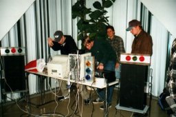 pikkujoulut1998_02.jpg (53 kt)