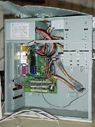 vuosi2003_08.jpg (83 kt)